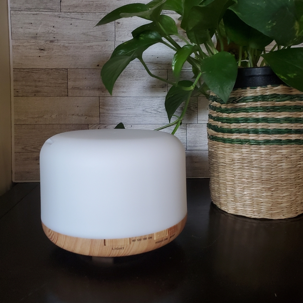 Essential Oil Ultrasonic Light Up Diffuser